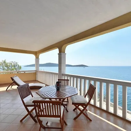 Apartman Hug The Horizon