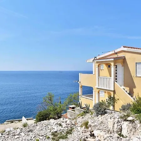Apartman Hug The Horizon *