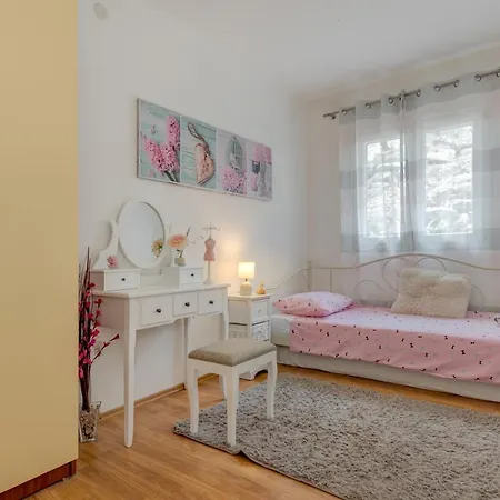 Apartman Hug The Horizon